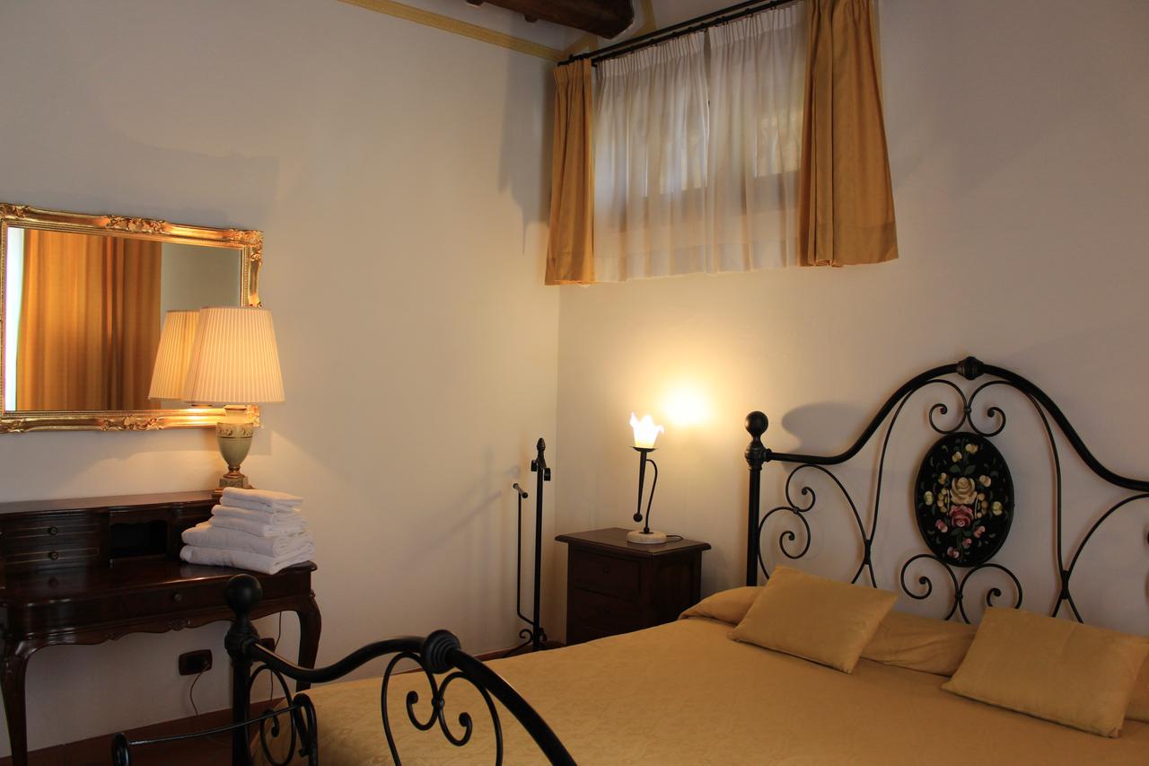 Il Colombaio Winery & Rooms Monteriggioni Ngoại thất bức ảnh
